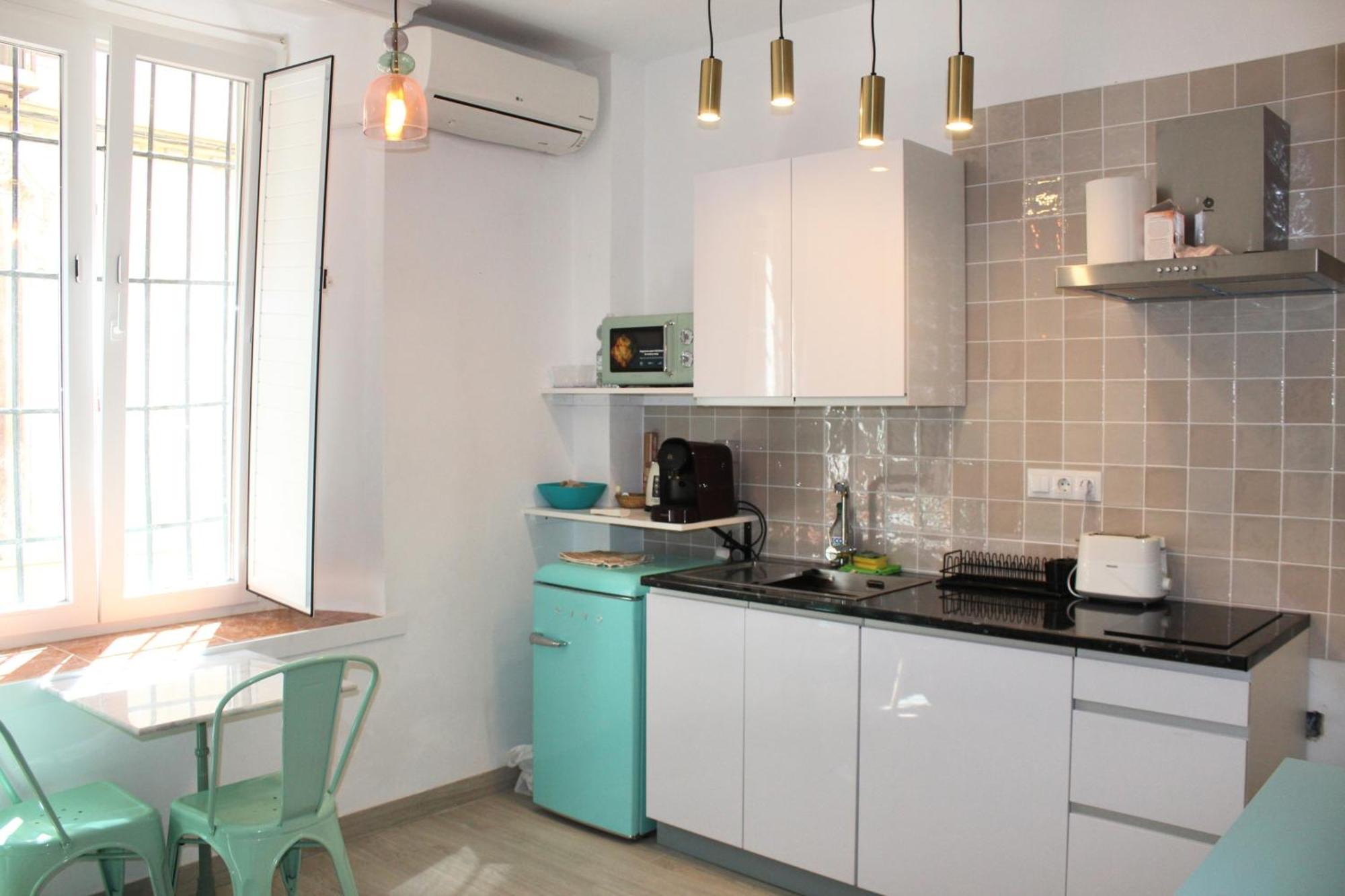 Iyourbasics Lovely Studio Hinestrosa 23 Free Wifi&Ac Málaga Eksteriør billede